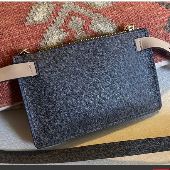 MK Fanny bag  belt sizes small and large . New with tag - Picture 6 of 13
